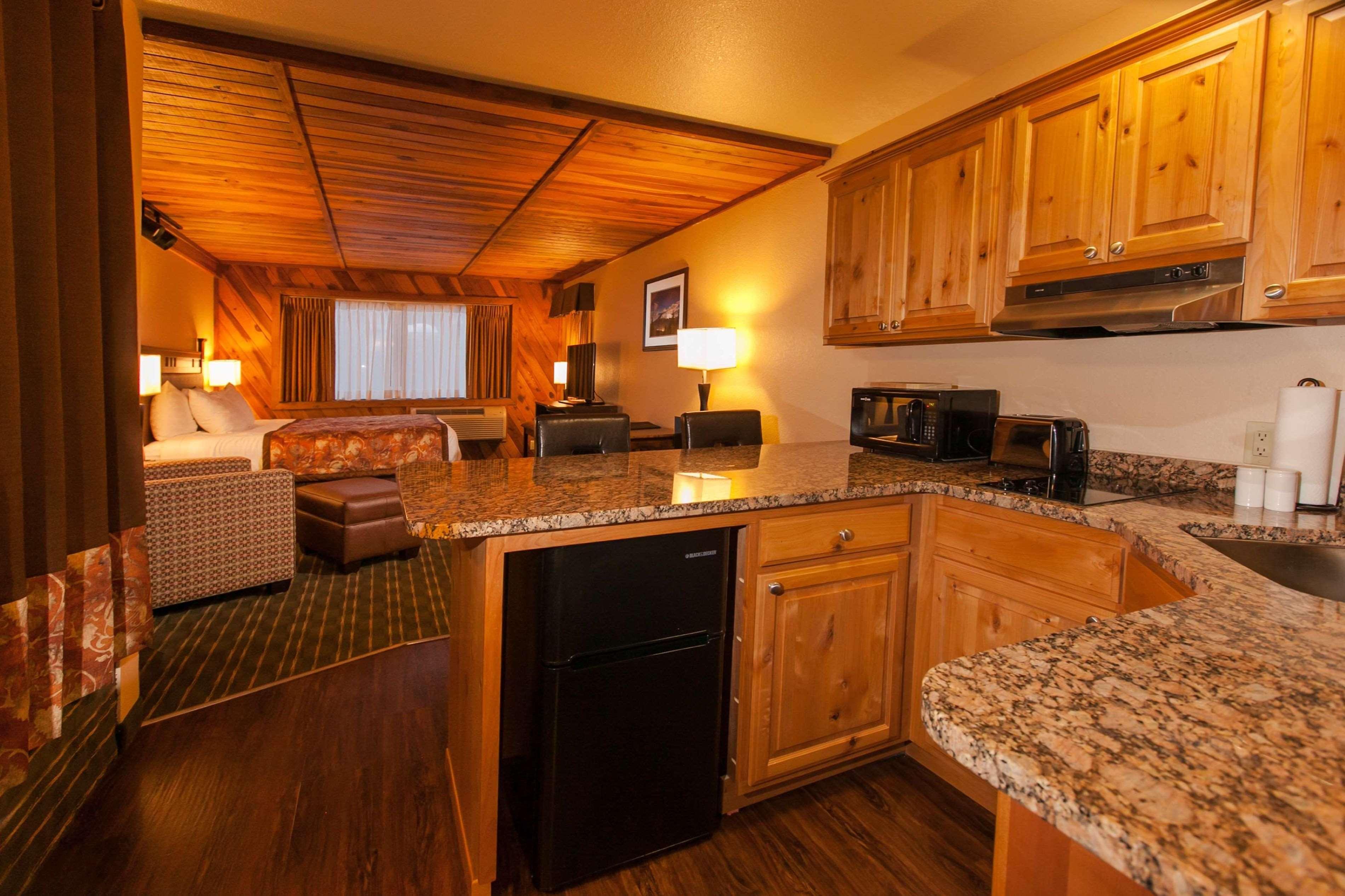Best Western Plus Tree House Mount Shasta Exterior foto